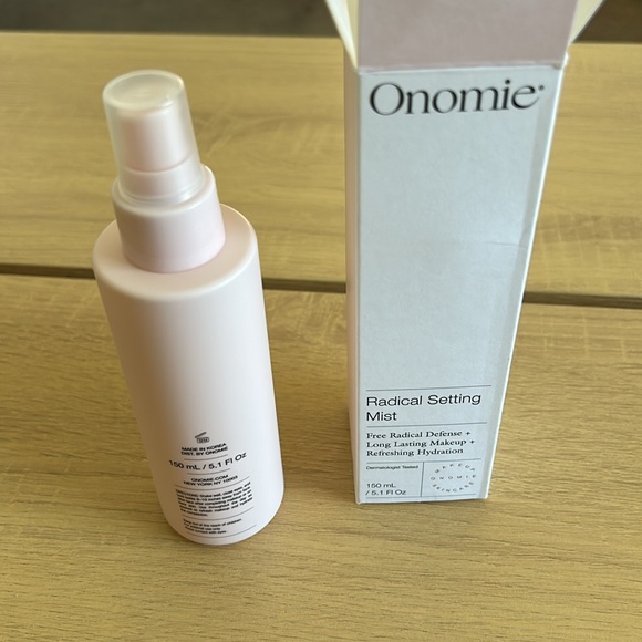 🎈3/$25🎈NIB Onomie Radical Setting Mist - full size - Picture 4 of 6